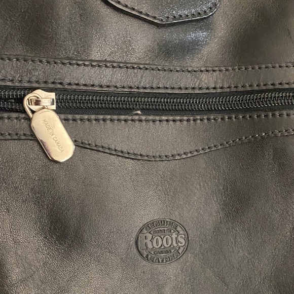 Roots Canada Black Genuine Leather Duffle Bag - Picture 5 of 13